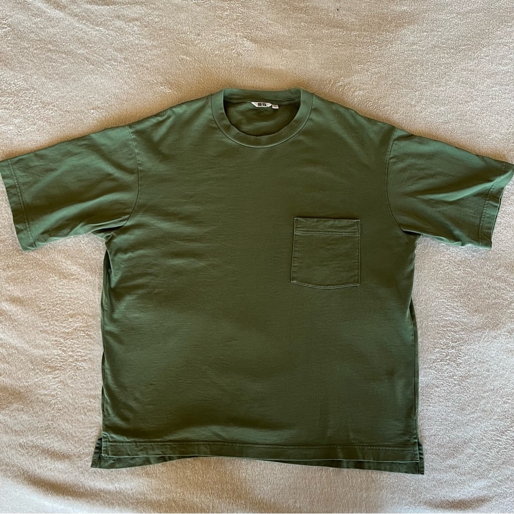 Uniqlo Oversized, Boxy Fit, Pocket T-Shirt - Green - Large